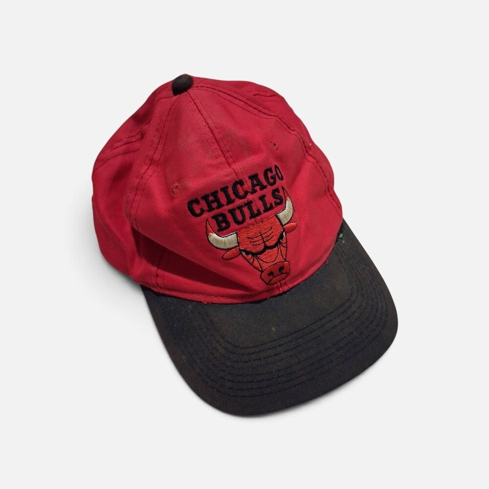 Vintage 90s Chicago Bulls Red Black Sports Snapback Hat Cap NBA *Signed*